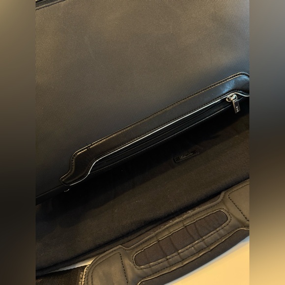Tumi Narita Slim Black Briefcase - Picture 8 of 14